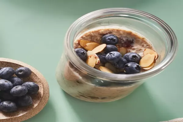 Vanilla Cranberry Overnight Oatmeal