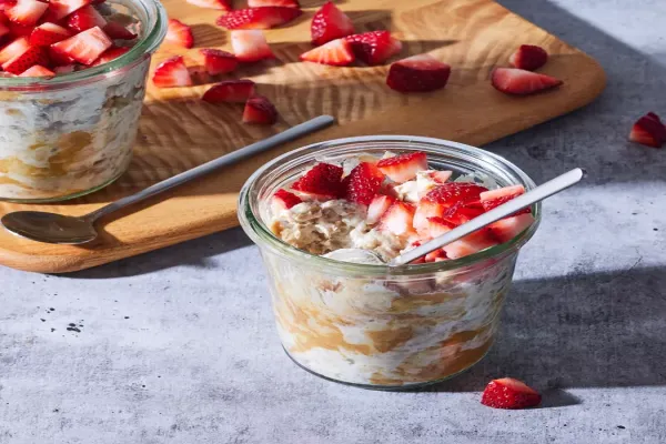 High Protein Strawberry & Peanut Butter Overnight Oats