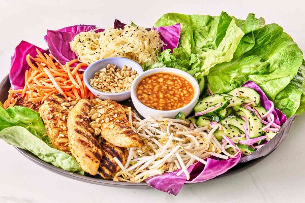 The Cheesecake Factory Thai Chicken Lettuce Wraps