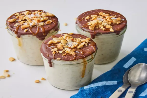 Snickers Inspired Overnight Oats