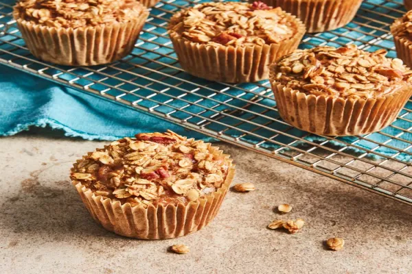Baked Banana Nut Oatmeal Cups