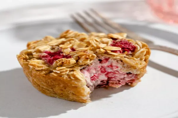 Breakfast Lemon Raspberry & Cream Cheese Oatmeal Cakes