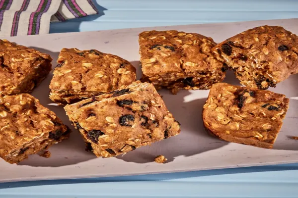 Oatmeal Raisin Breakfast Bars