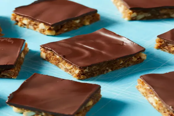 Chocolate Peanut Butter Energy Bars