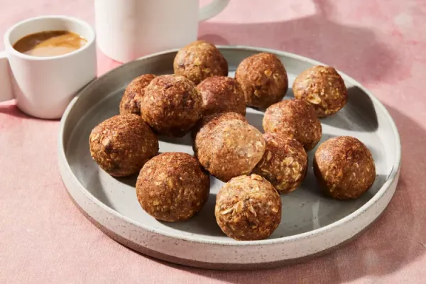 Apple & Peanut Butter Energy Balls