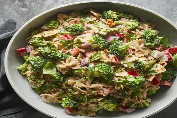 Broccoli & Sun Dried Tomato Pasta Salad