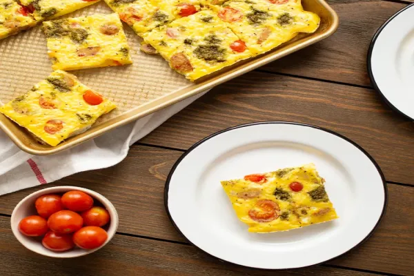 Tomato & Pesto Sheet Pan Eggs