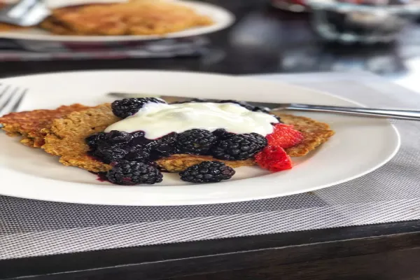 Flourless Oatmeal Blueberry Pancakes