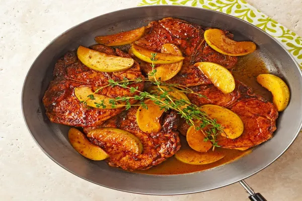 Sauteed Pork Chops with Apples