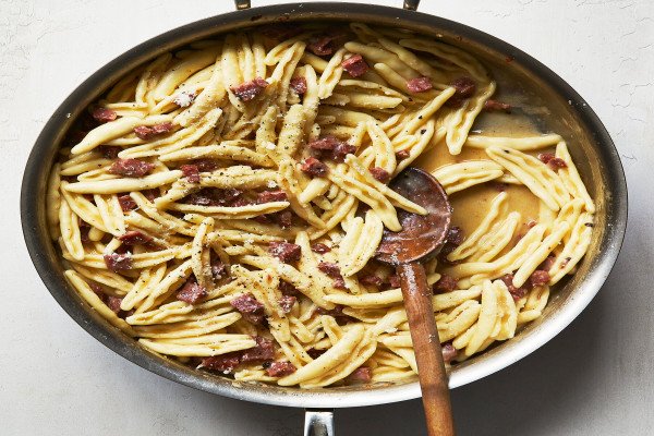 Spaghetti with Salami and Bacon