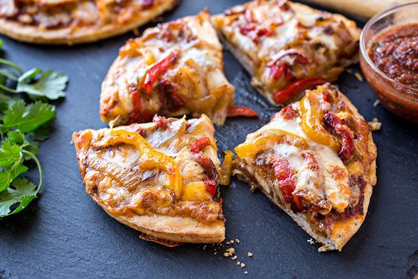 Chicken Fajita Grilled Pizzas