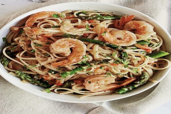 Shrimp and Asparagus Fettuccine