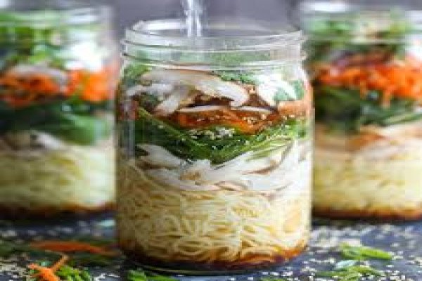 Mason Jar Instant Noodles