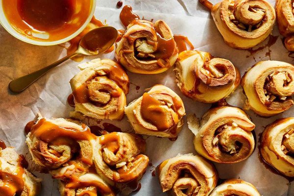 Caramel Apple Cinnamon Rolls